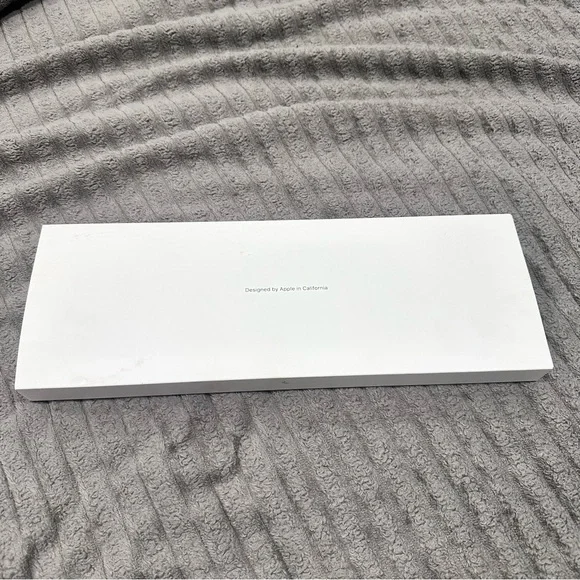 Apple White Magic Keyboard and Mouse Combo - Picture 7 of 8